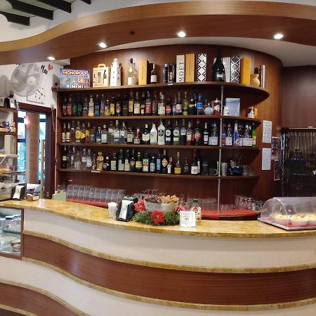 Hotel Dei Platani リミニ エクステリア 写真